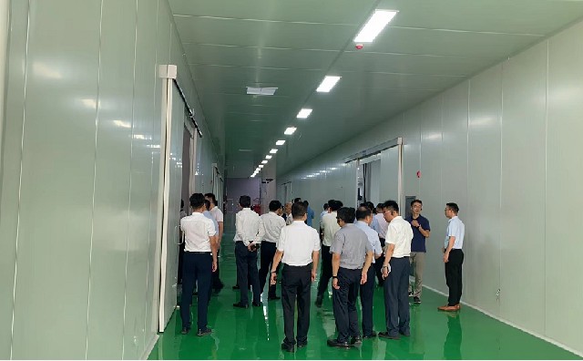 ������ί���������I(l��ng)��(d��o)һ���W�R��˾�^(gu��n)Ħ����